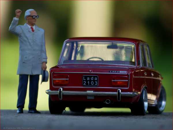 1:18 Lada 2103 / DDR Car - Red.Edition -